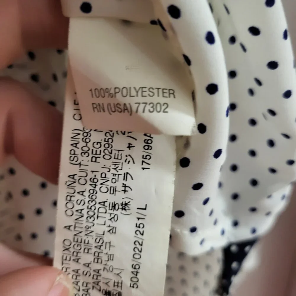 ZARA BASIC Polka Dot V-Neck Blouse with Contrast Shoulder Detail - Large. - Picture 8 of 8